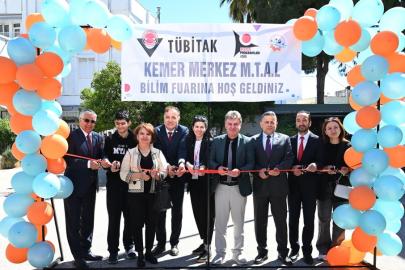 KEMER’DE GENÇLERDEN BİLİM ŞÖLENİ