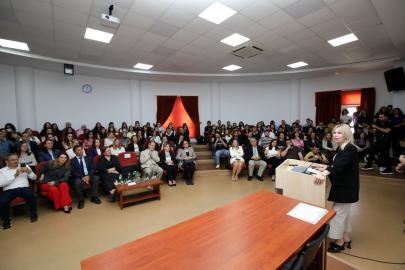 REKTÖR ÖZKAN’DAN GELECEĞİN BİLİM KADINLARINA MENTÖRLÜK MESAJI