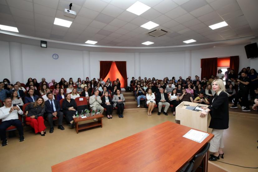 REKTÖR ÖZKAN’DAN GELECEĞİN BİLİM KADINLARINA MENTÖRLÜK MESAJI