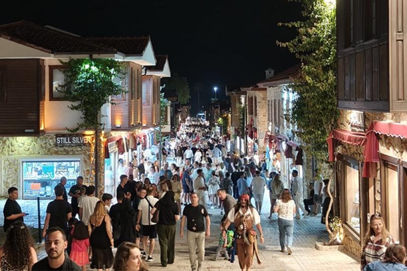 SIDE'DE BAYRAM YOĞUNLUĞU
