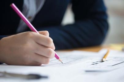ALES SONUÇLARI AÇIKLANDI: ADAYLAR GÖZLERİNİ ÖSYM SİTESİNE ÇEVİRDİ