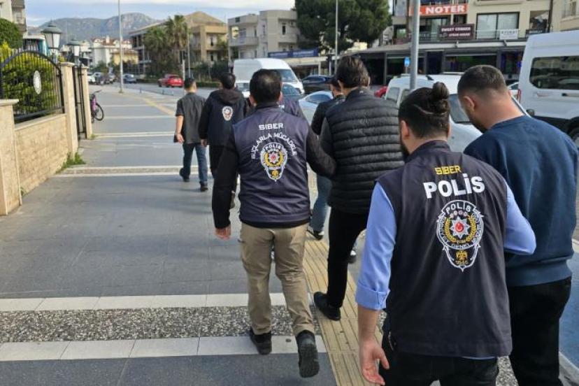 ANTALYA DAHİL 17 İLDE DOLANDIRICILIK OPERASYONU: 261 TUTUKLAMA