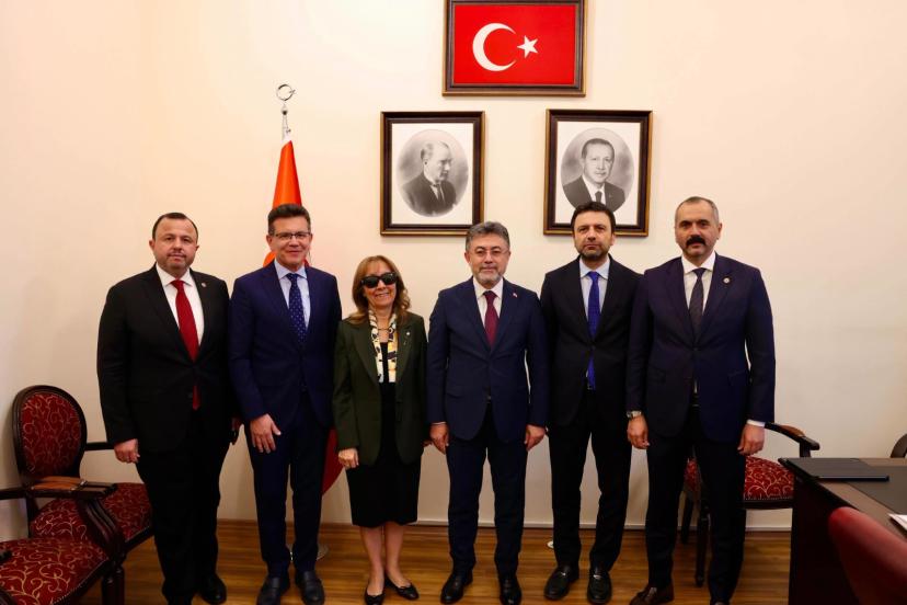 ANTALYA HEYETİNDEN TARIM BAKANI YUMAKLI’YA KRİTİK ZİYARET