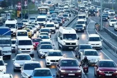 ANTALYA’DA ARAÇ YOĞUNLUĞU HER GEÇEN GÜN ARTIYOR