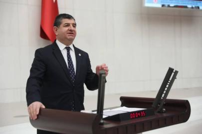 CHP’DE KRİZ DERİNLEŞİYOR: “YÖNETİM DÜŞTÜ, KURULTAY ZORUNLU” AÇIKLAMASI