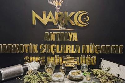 DÖŞEMEALTI’NDA UYUŞTURUCU OPERASYONU: 34 KİLO SKUNK ELE GEÇİRİLDİ