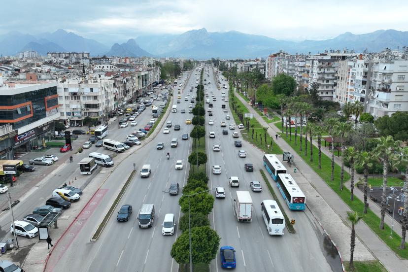 GAZİ BULVARI’NDA TRAFİK AKIŞINI RAHATLATACAK DÜZENLEME