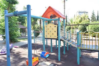 KEPEZ'DE PARKLAR ÇOCUKLAR İÇİN YENİLENİYOR