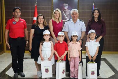 MİNİKLERDEN JANDARMAYA ANLAMLI KUTLAMA