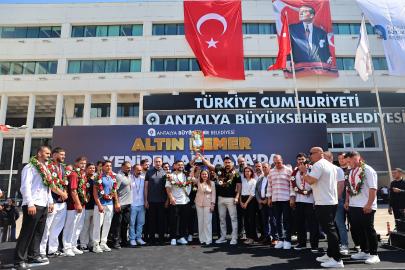ALTIN KEMER ANTALYA’YA ZAFERLE DÖNDÜ