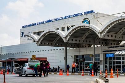 ANTALYA HAVALİMANI'NDA TURİST KARŞILAMA DÖNEMİ DEĞİŞİYOR