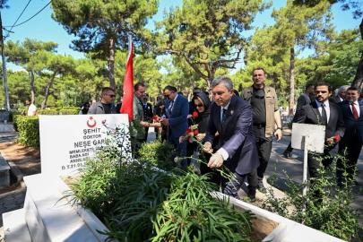ANTALYA'DA ŞEHİTLERE VEFA GÖZYAŞLARIYLA YAŞATILDI
