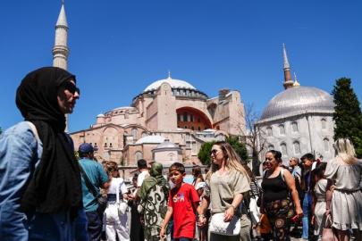 AYASOFYA 6 YILDA 30 MİLYON ZİYARETÇİYİ AĞIRLADI