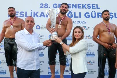 FESLİKAN'IN ZİRVESİNDE ERKAN TAŞ VAR