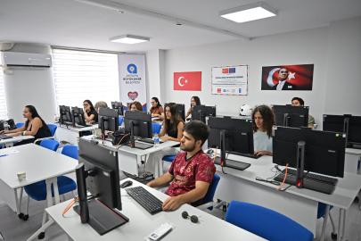 GENÇLERİN DİJİTAL ÜSSÜ ANTALYA'DA AÇILDI