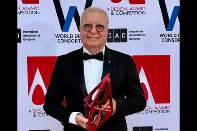 HAKAN KÜLAHÇI'YA ULUSLARARASI TASARIM ÖDÜLÜ
