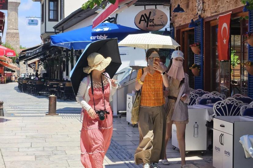KALEİÇİ'NDE GÜNEŞE KARŞI TAM KORUMA