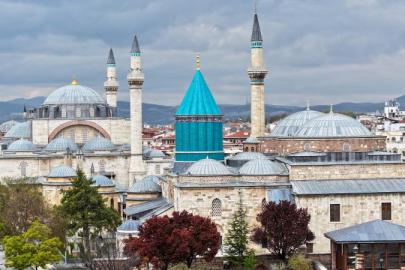 MEVLANA'NIN ÇAĞRISI MİLYONLARI KONYA'YA TAŞIDI