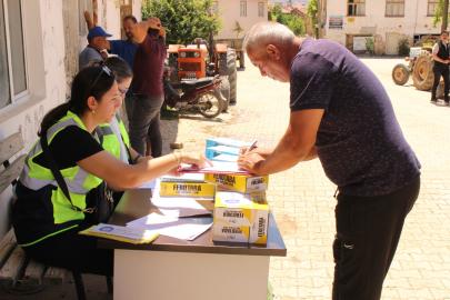 SELİN YARALARI DESTEKLE SARILIYOR