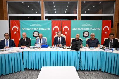 SOKAK HAYVANLARI İÇİN YENİ YOL HARİTASI MASAYA YATIRILDI