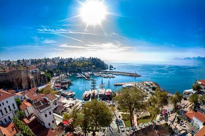 ANTALYA’DA SİYASİ TABLO YENİDEN ŞEKİLLENİYOR