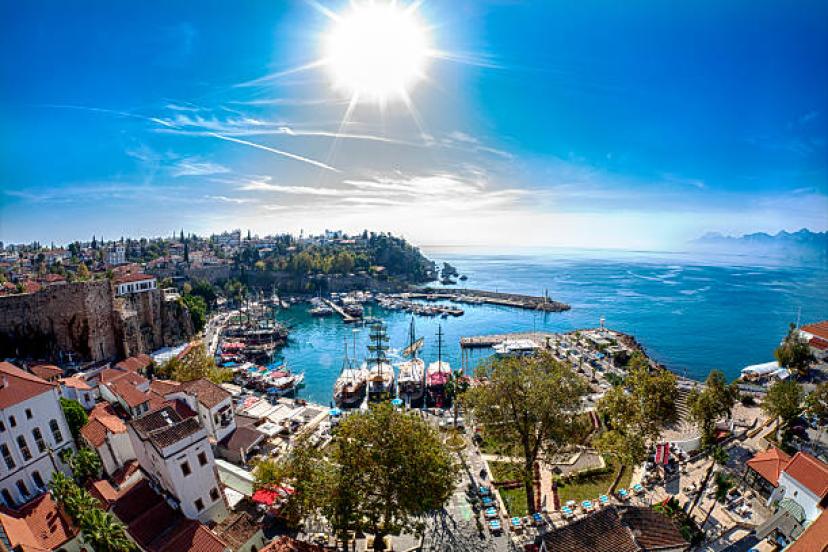 ANTALYA’DA SİYASİ TABLO YENİDEN ŞEKİLLENİYOR