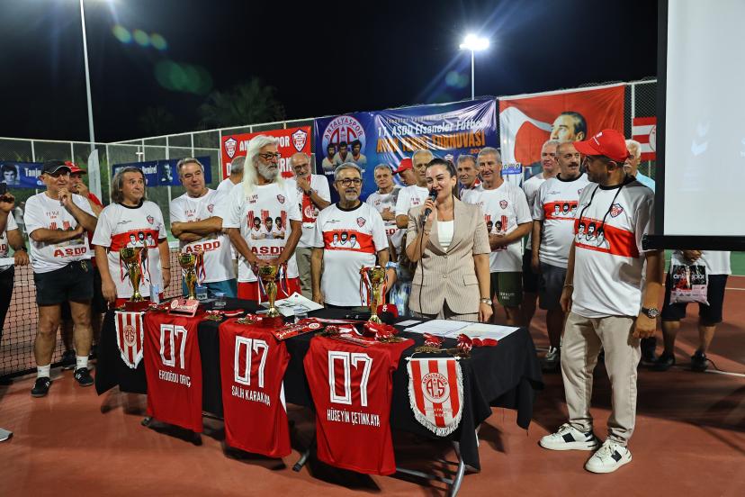 ANTALYASPOR EFSANELERİ SAHAYA ÇIKTI