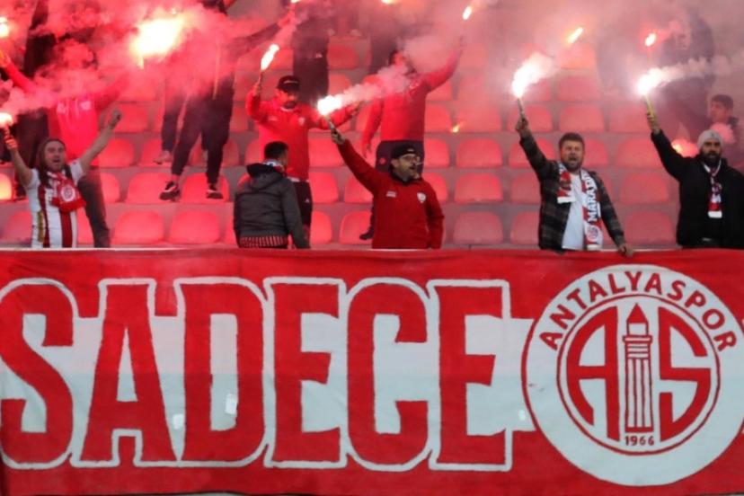 ANTALYASPOR'DA MALİ KRİZ DERİNLEŞİYOR