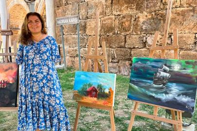 AYAKLARIYLA ÇİZDİ, ANTALYA’DA HAYATIN HİKÂYESİNİ ANLATTI
