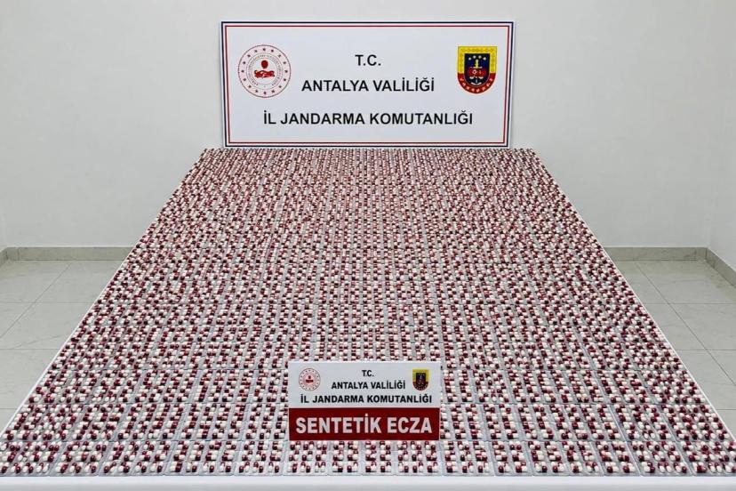 DÖŞEMEALTI'NDA UYUŞTURUCUYA JANDARMA DARBESİ