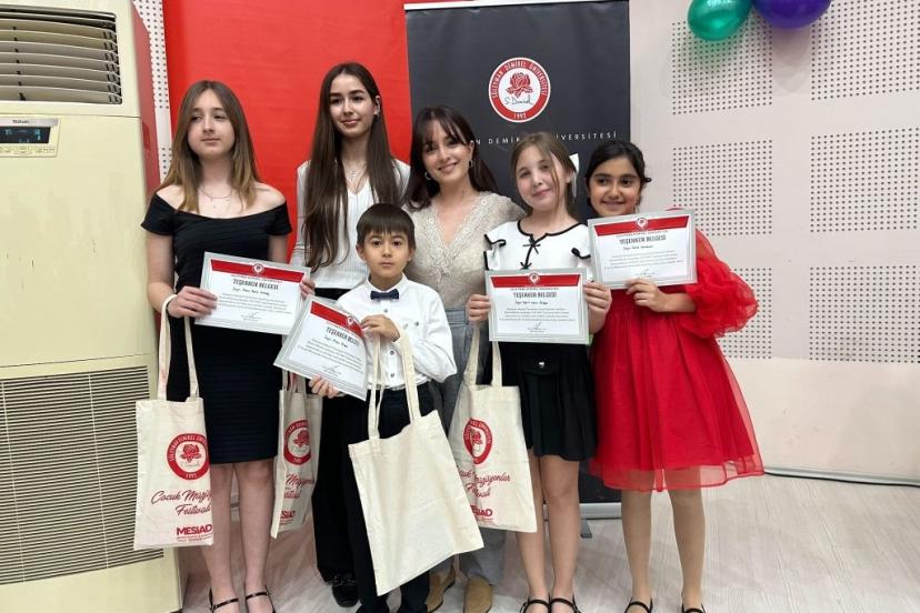 KONYAALTI’NDA SANATA YENİ YETENEKLER KAZANDIRILIYOR