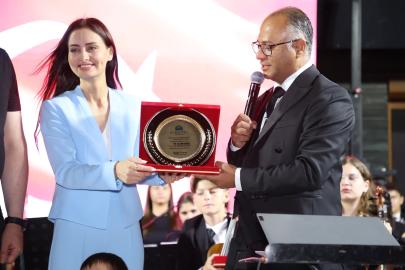 KORKUTELİ’DE GENÇ MÜZİSYENLERDEN MÜZİK ZİYAFETİ