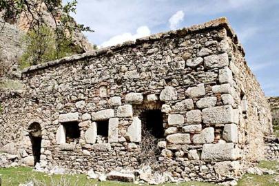 KORUMA KALKANI TARİHİ KİLİSEYE