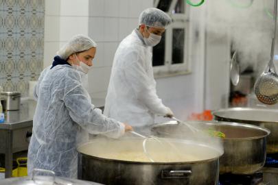 MURATPAŞA’DA SOFRALAR BOŞ KALMIYOR