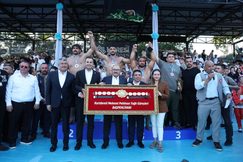 MUSTAFA TAŞ KURTDERELİ’DE ZİRVEYE ÇIKTI