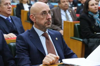 POYRAZ’DAN SİYASETTE SERT ÇIKIŞ