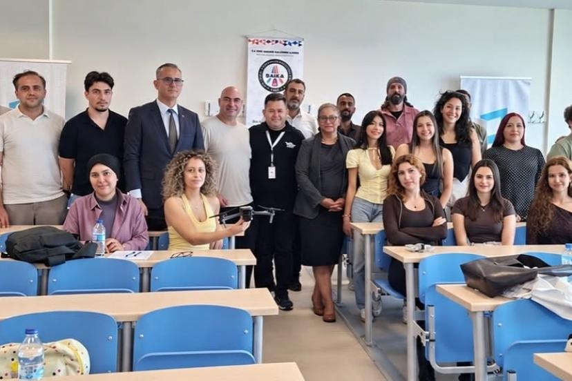 AKDENİZ ÜNİVERSİTESİ’NDE HABERCİLİK İÇİN İHA EĞİTİMİ