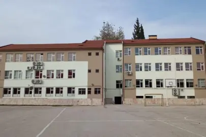ANTALYA’DA 19 ÖĞRETMENLİK ATAMA KRİZİ