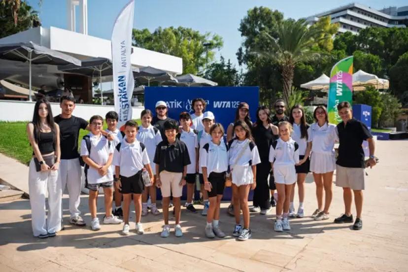 ANTALYA’DA TENİS RÜZGÂRI