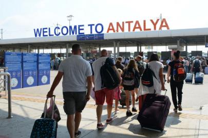 ANTALYA’DA TURİZMDE 11 MİLYONLUK HAREKETLİLİK