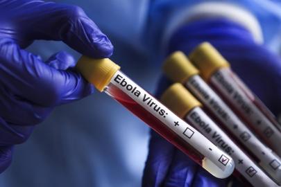 EBOLA SALGININDA BİLANÇO AĞIRLAŞIYOR