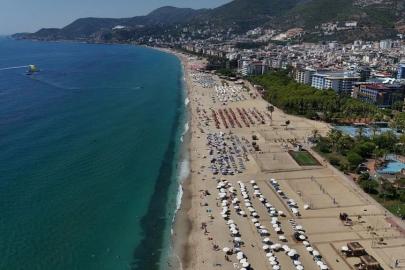 EYLÜLDE ALANYA SAHİLLERİ YİNE DOLUP TAŞTI