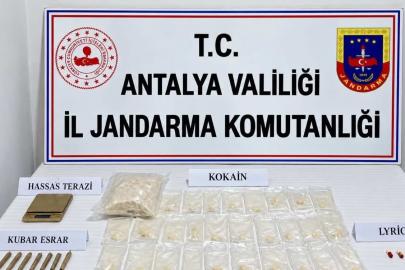 AKSU VE MANAVGAT'TA UYUŞTURUCU OPERASYONU: KOKAİN VE SKUNK ELE GEÇİRİLDİ