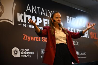 ANTALYA KİTAP FUARI’NDA HAFTA SONU YOĞUNLUĞU