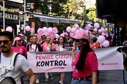 ANTALYA’DA MEME KANSERİNE KARŞI PEMBE YÜRÜYÜŞ
