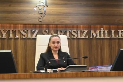 BÜŞRA ÖZDEMİR’DEN PARTİ DEĞİŞİMİ İDDİALARINA MESAJ