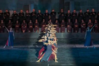 CARMINA BURANA ANTALYA’DA PERDE AÇIYOR