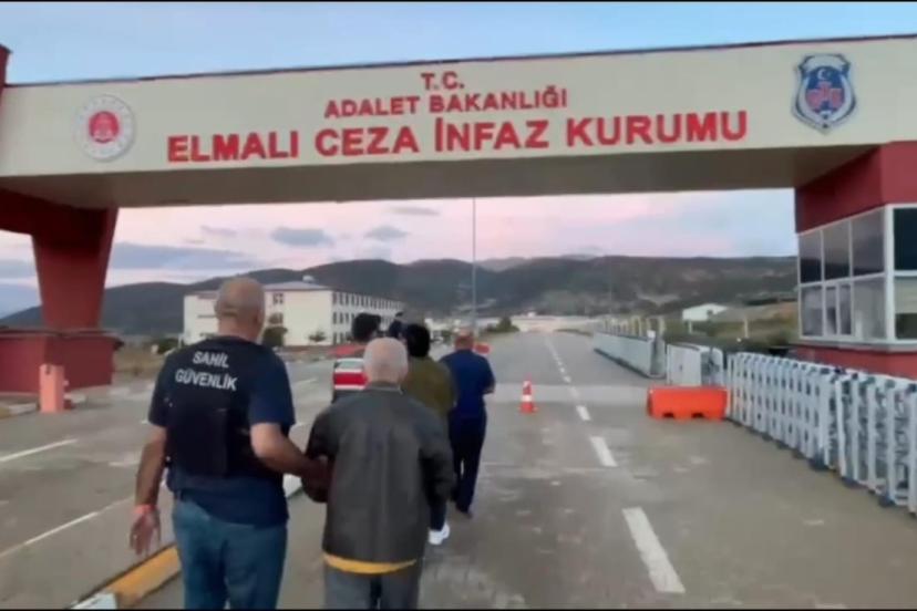 DEMRE’DE KAÇAK GÖÇMEN OPERASYONU: 3 ŞÜPHELİ TUTUKLANDI