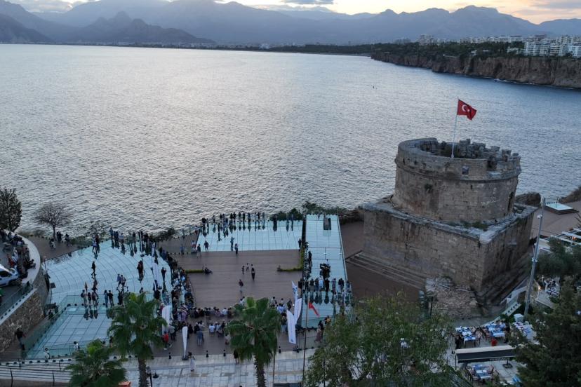 HIRIDIRLIK’TA GÜN BATIMINA MÜZİK EŞLİĞİ