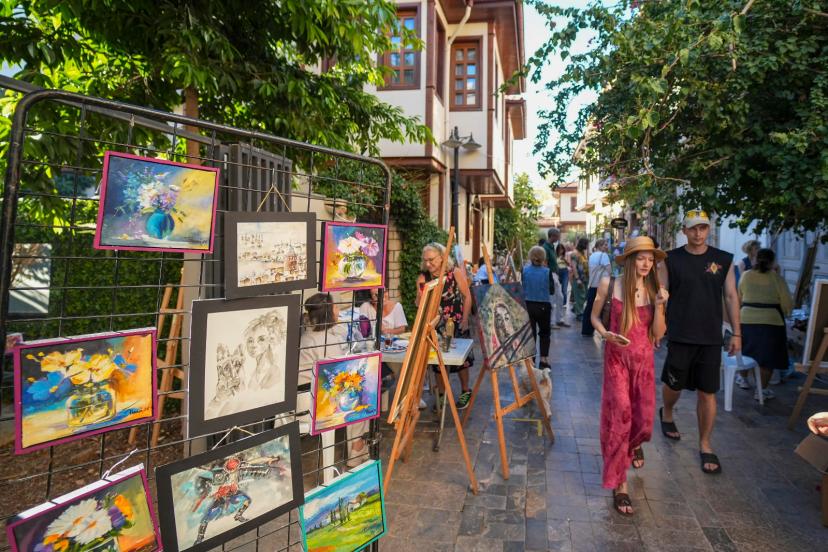 KALEİÇİ’NDE TARİH, SANAT VE MÜZİK AYNI SAHNEDE BULUŞTU